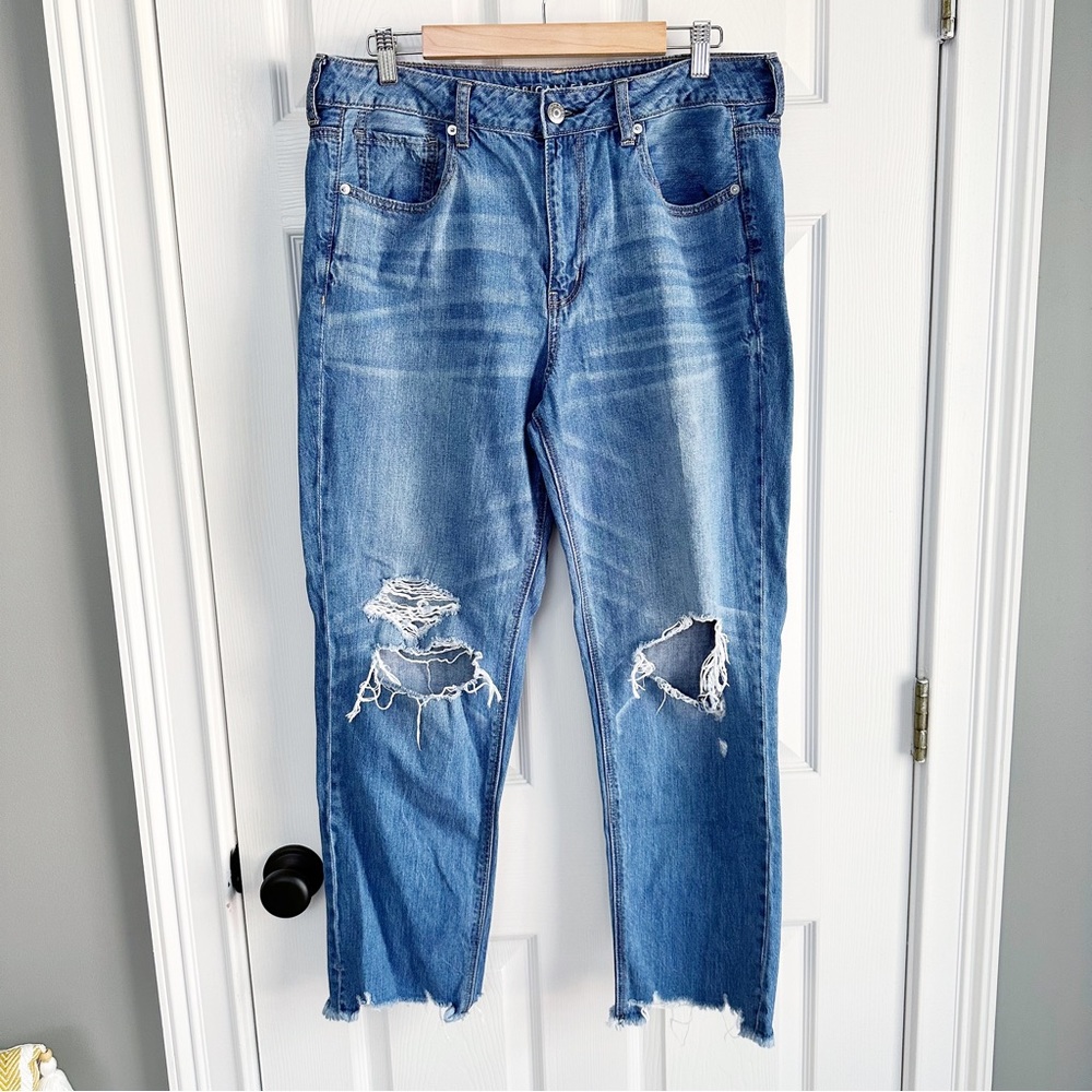 American Eagle Hi-Rise Tomgirl Jeans 14 Long Distressed Blowout Blue Raw Hem